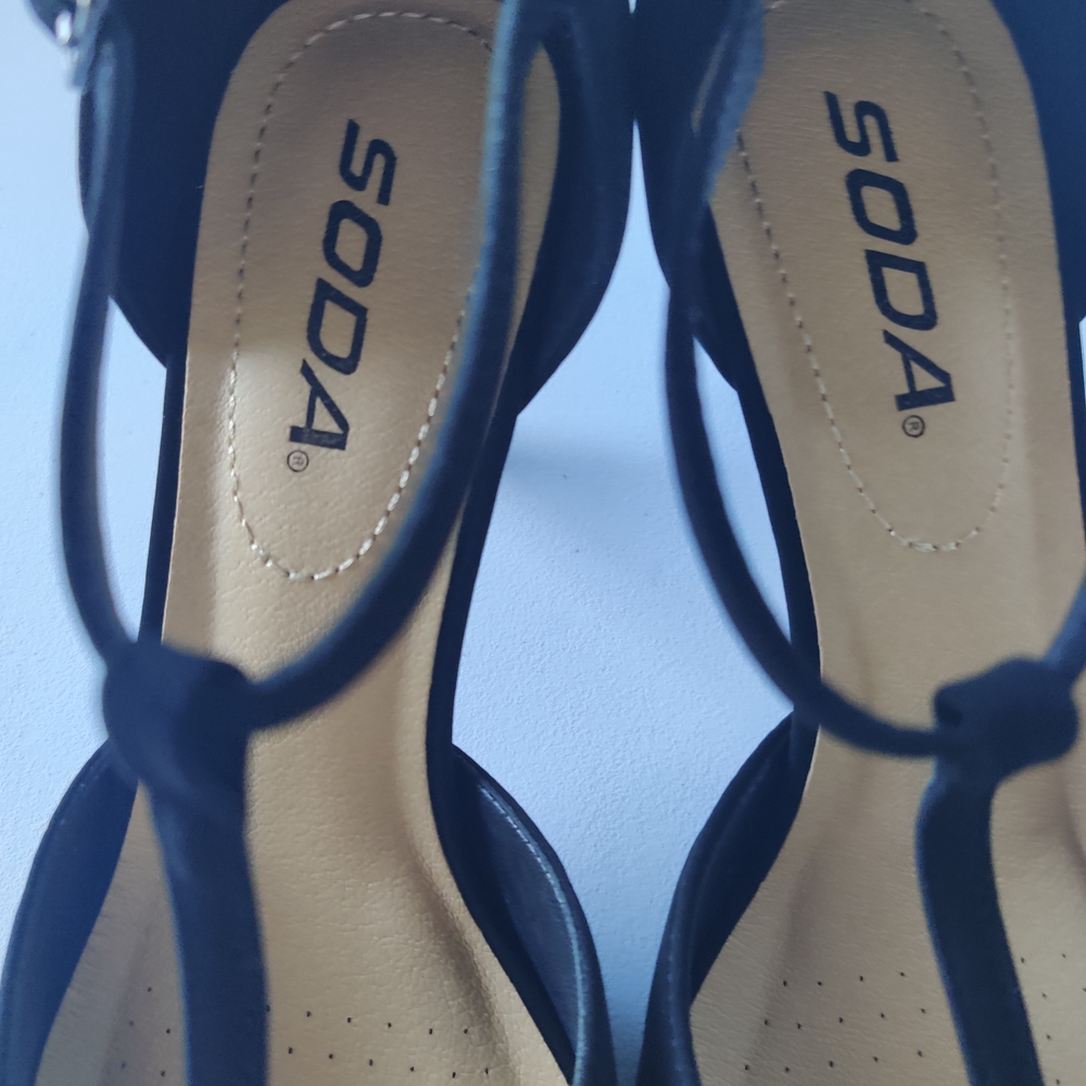 Soda Bahia NEW Pointed toe ankle strap Stiletto Black Heels Womens Size 7.5NIB - Picture 9 of 11